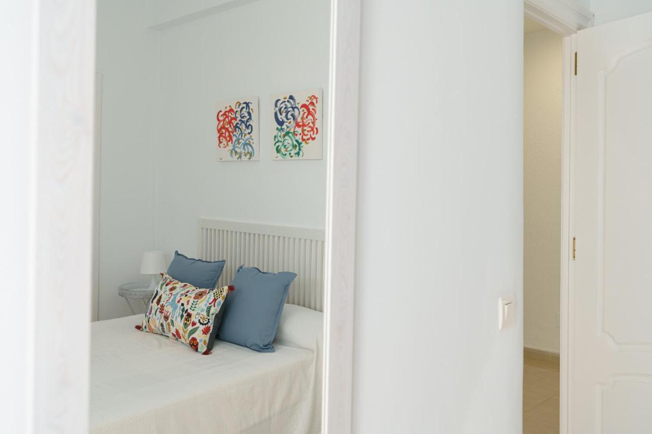 Maisuit Apartment Malaga City Center Bagian luar foto