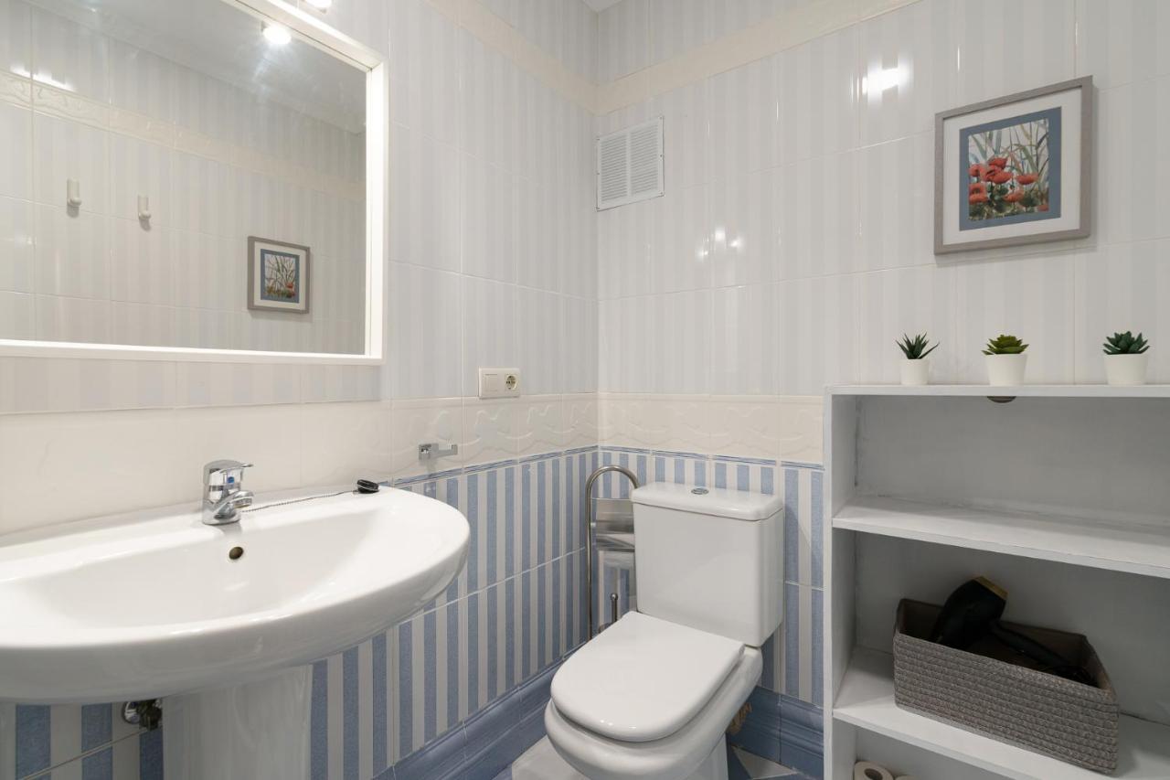 Maisuit Apartment Malaga City Center Bagian luar foto