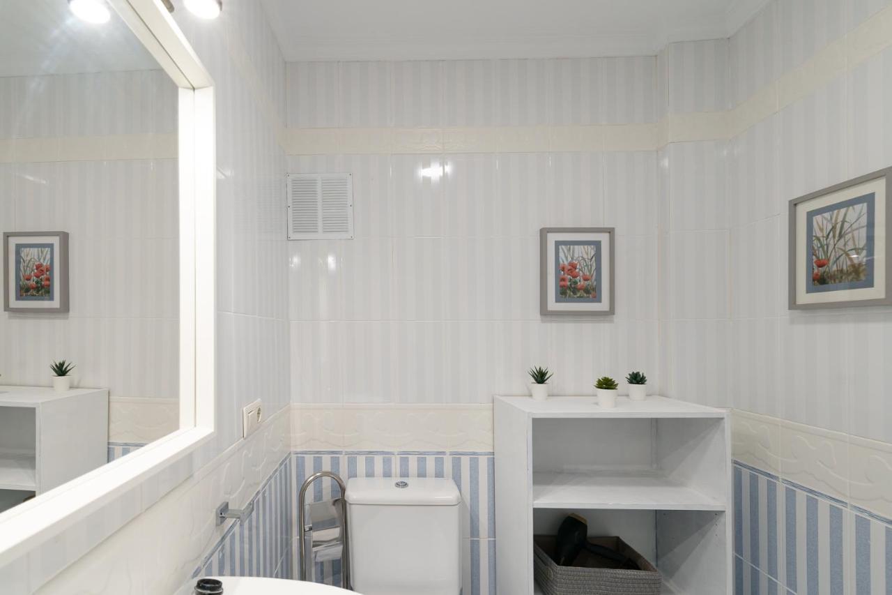 Maisuit Apartment Malaga City Center Bagian luar foto