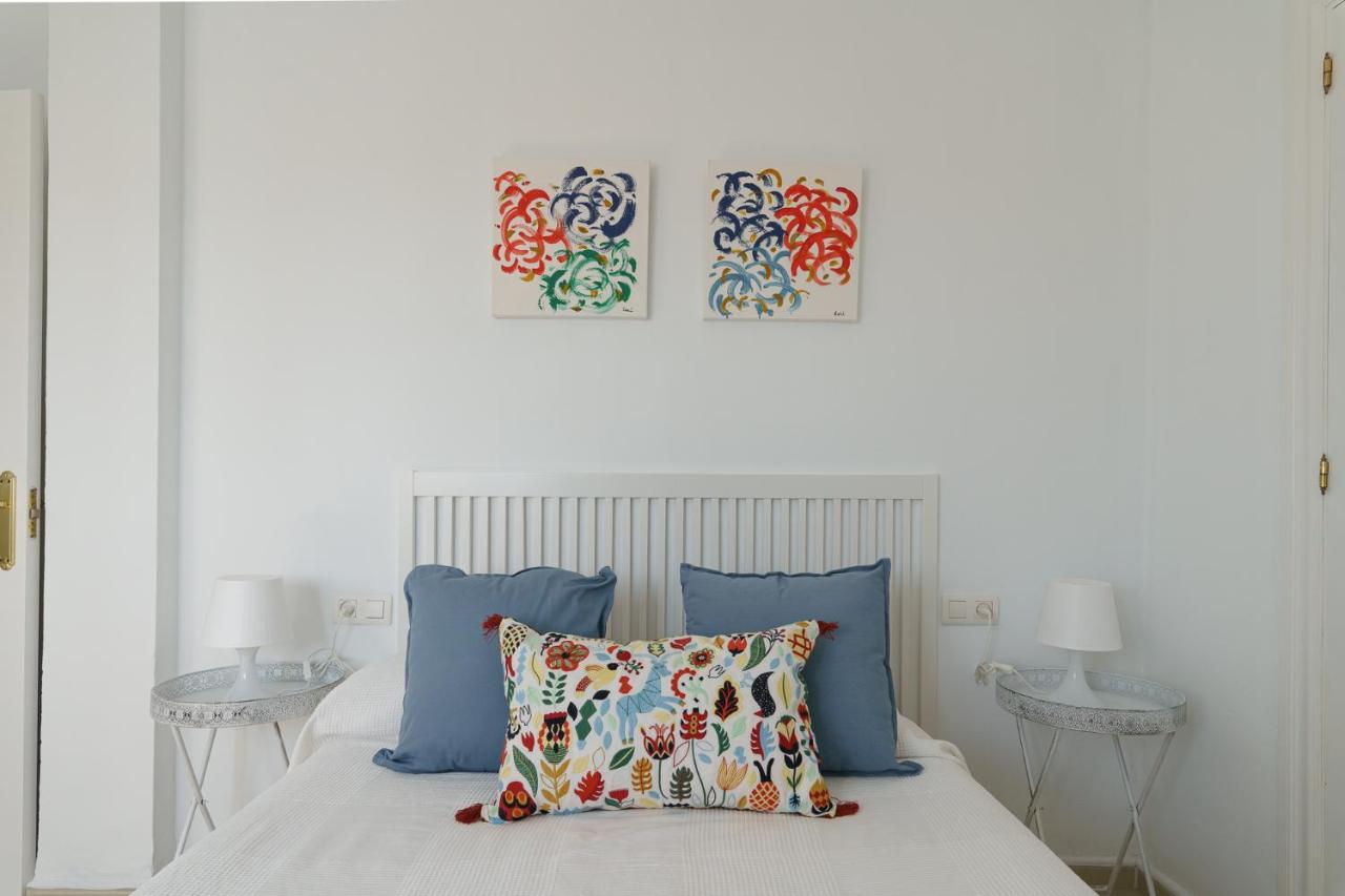 Maisuit Apartment Malaga City Center Bagian luar foto