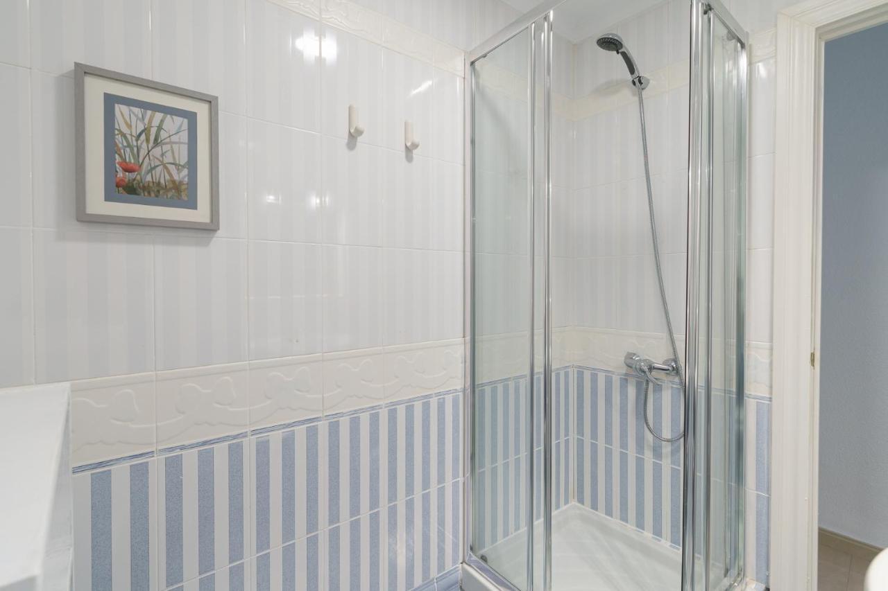 Maisuit Apartment Malaga City Center Bagian luar foto