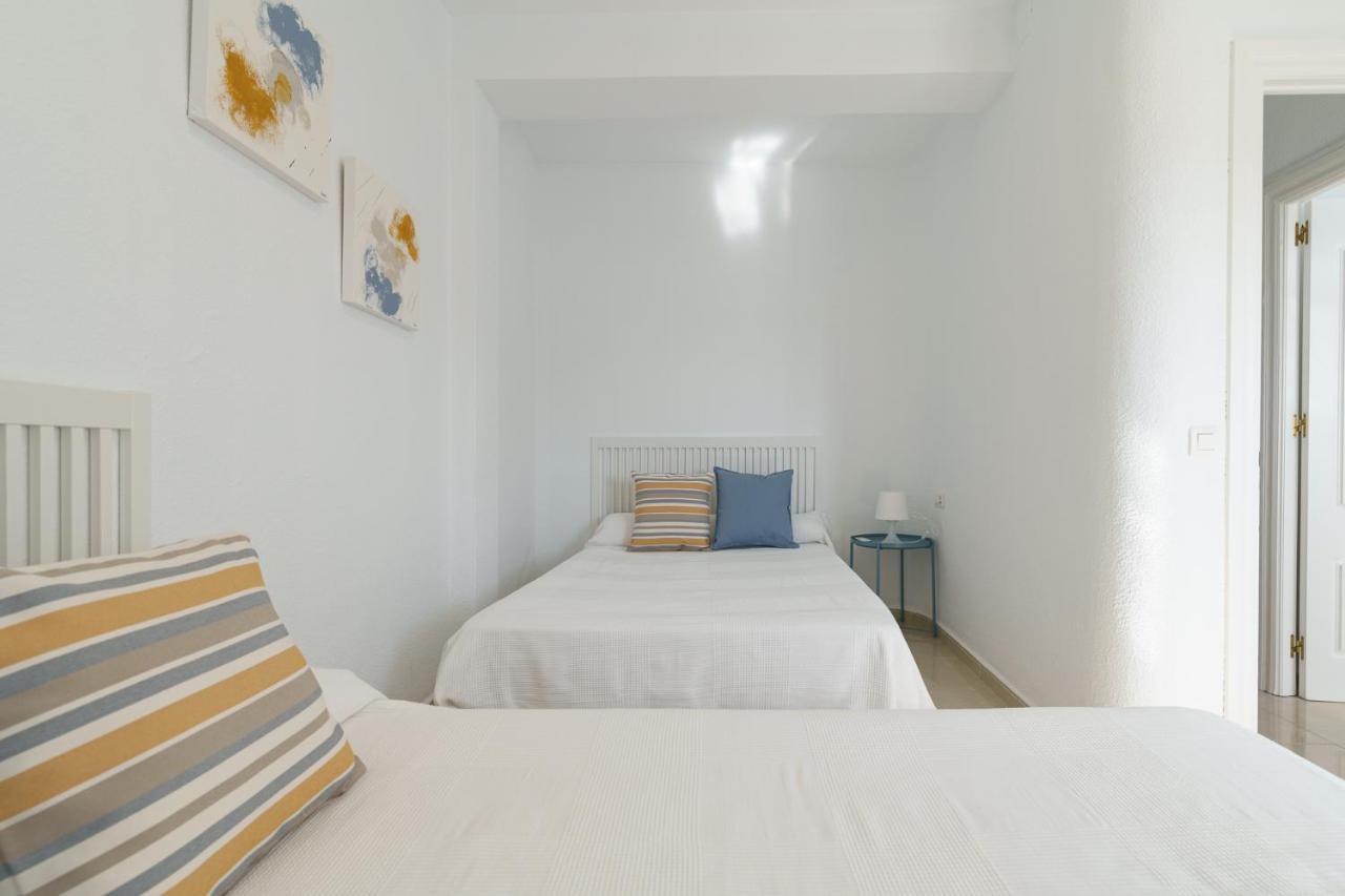 Maisuit Apartment Malaga City Center Bagian luar foto
