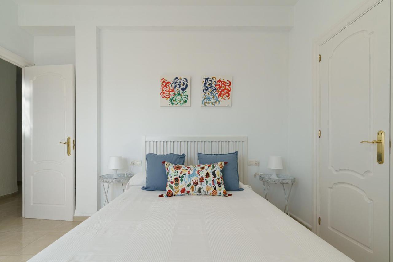 Maisuit Apartment Malaga City Center Bagian luar foto